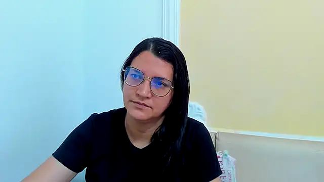 MARILYN GARCIA online show from March 3, 2025, 5:07 pm