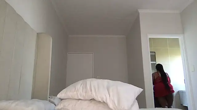 xBUSTY CANDYx online show from October 10, 2025, 9:41 am