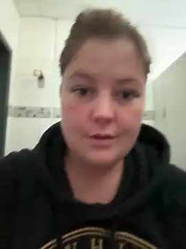 Snapshot of BootyLola chatting on September 19, 2025, 8:05 am BootyLola online show from September 19, 2025, 8:05 am