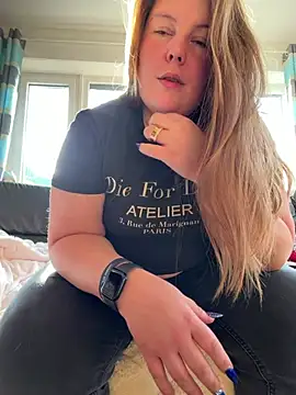 Snapshot of BootyLola chatting on February 2, 2026, 10:14 am BootyLola online show from February 2, 2026, 10:14 am