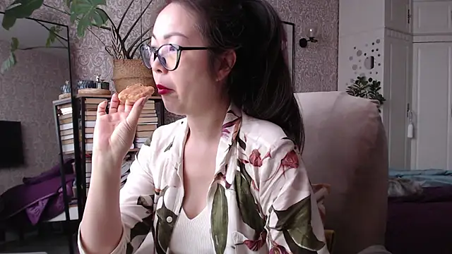 Snapshot of Koreanowner chatting on February 6, 2025, 6:51 am Koreanowner online show from February 6, 2025, 6:51 am