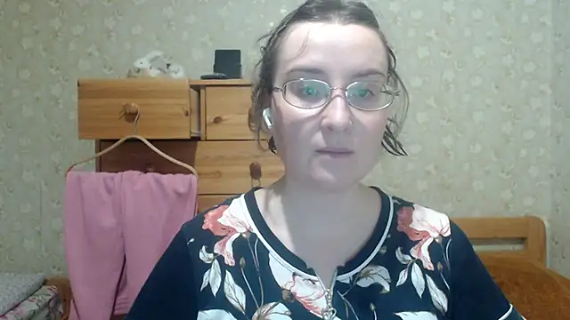 Smart Rose online show from March 13, 2026, 8:48 pm