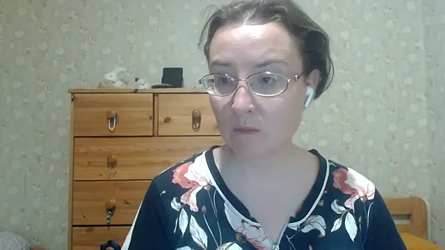 Smart Rose online show from May 25, 2026, 7:42 pm