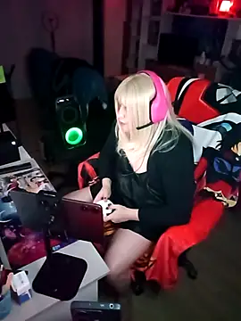Snapshot of JulietteMaitresse chatting on March 22, 2026, 4:27 am JulietteMaitresse online show from March 22, 2026, 4:27 am