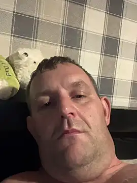 Snapshot of Eddieh2k7 chatting on October 10, 2025, 9:03 pm Eddieh2k7 online show from October 10, 2025, 9:03 pm