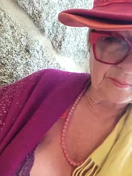 MucMilf59 online show from May 14, 2026, 10:22 am