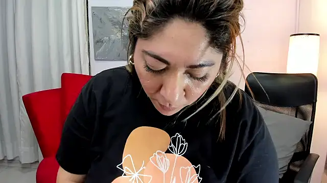 Snapshot of kendra_fire chatting on May 16, 2026, 1:02 am kendra fire online show from May 16, 2026, 1:02 am