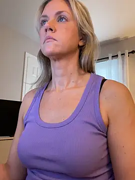 Snapshot of Kay_Cakes chatting on November 10, 2025, 4:28 pm Kay Cakes online show from November 10, 2025, 4:28 pm