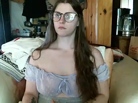 Snapshot of katie_kitten38 chatting on April 23, 2026, 2:30 pm katie kitten38 online show from April 23, 2026, 2:30 pm