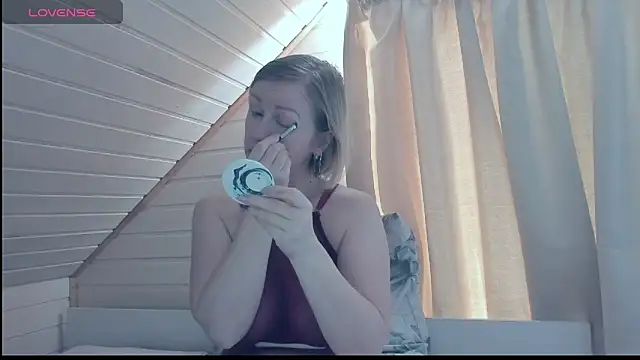 I AM MILF online show from February 5, 2025, 7:50 am