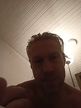 Snapshot of AthleticWomenizer2 chatting on November 2, 2025, 1:41 am AthleticWomenizer2 online show from November 2, 2025, 1:41 am