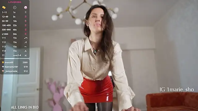 LAUREL HAZEL online show from March 27, 2026, 6:18 pm