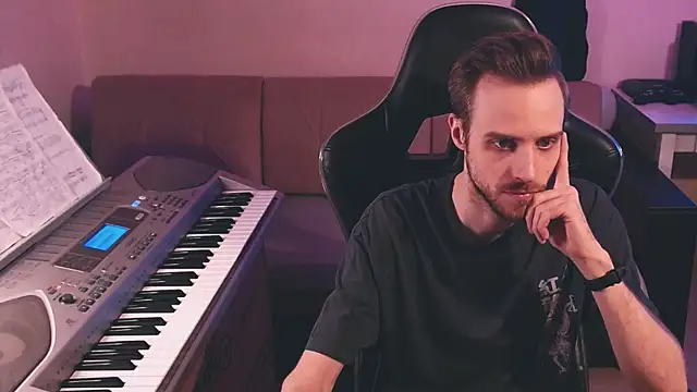 Sweetparker online show from November 28, 2025, 1:47 pm