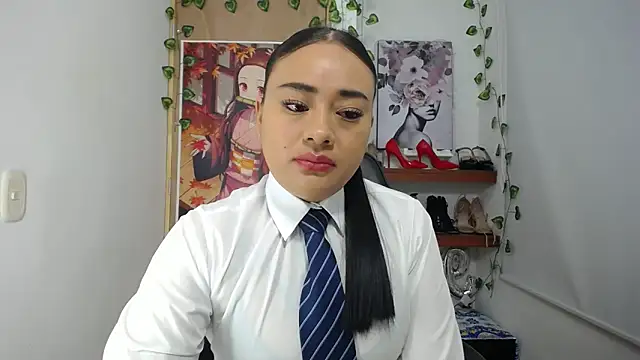 Snapshot of ReyleDoll chatting on February 25, 2025, 10:07 pm ReyleDoll online show from February 25, 2025, 10:07 pm