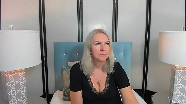 EricaTop online show from October 27, 2025, 5:50 pm