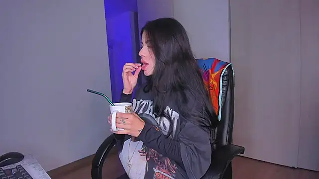 Lisegg  online show from November 19, 2025, 10:04 am