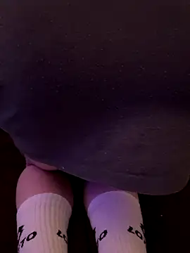 LionBoy1976 online show from December 4, 2025, 2:21 am