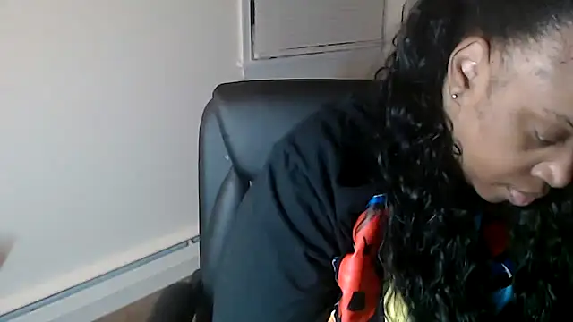 Sexymona1218 online show from December 18, 2025, 9:37 am