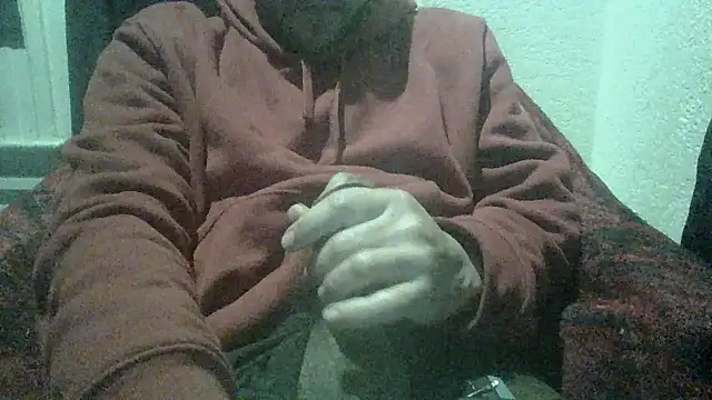 loozamangos online show from November 30, 2025, 4:05 am