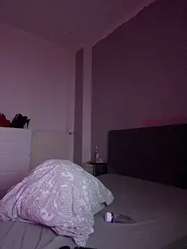  MelinaCurves  online show from April 9, 2026, 9:09 pm