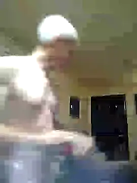 Snapshot of Biknight chatting on February 2, 2025, 9:02 pm Biknight online show from February 2, 2025, 9:02 pm