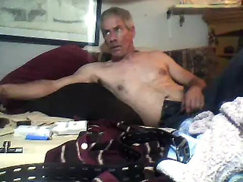 Snapshot of Biknight chatting on February 7, 2025, 8:42 pm Biknight online show from February 7, 2025, 8:42 pm