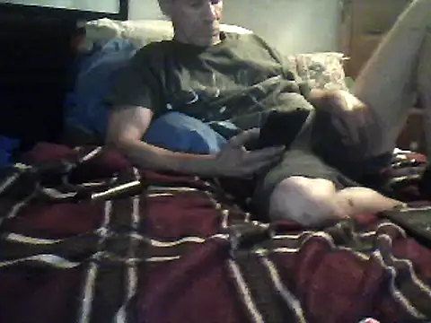 Snapshot of Biknight chatting on February 9, 2025, 7:52 pm Biknight online show from February 9, 2025, 7:52 pm