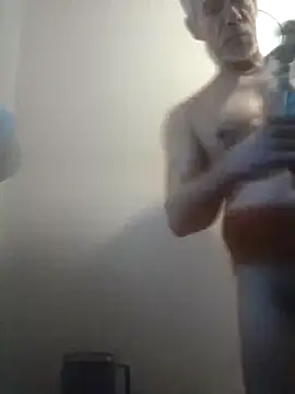 Snapshot of Biknight chatting on February 28, 2025, 12:42 pm Biknight online show from February 28, 2025, 12:42 pm