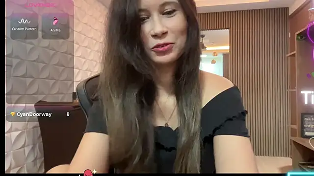 Leilacharlotte online show from February 15, 2026, 9:33 pm