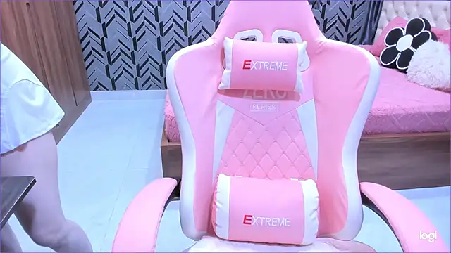 Snapshot of Toyota_Motor_Corporation chatting on February 7, 2026, 11:30 pm Toyota Motor Corporation online show from February 7, 2026, 11:30 pm