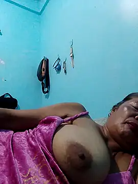 sexylizzy4u online show from February 28, 2026, 6:09 pm