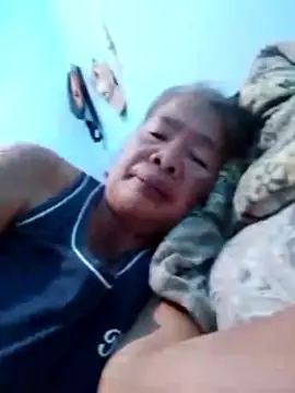 Snapshot of sexylizzy4u chatting on March 4, 2026, 9:37 am sexylizzy4u online show from March 4, 2026, 9:37 am