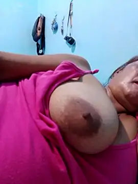 Snapshot of sexylizzy4u chatting on April 2, 2026, 8:39 pm sexylizzy4u online show from April 2, 2026, 8:39 pm