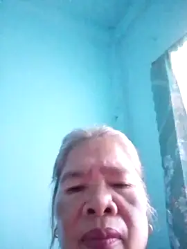 Snapshot of sexylizzy4u chatting on April 4, 2026, 8:12 am sexylizzy4u online show from April 4, 2026, 8:12 am