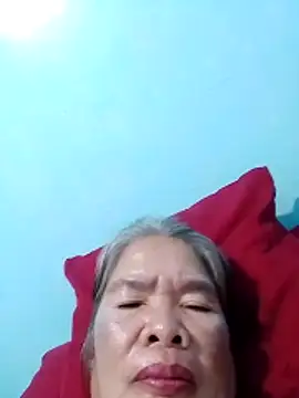 Snapshot of sexylizzy4u chatting on April 15, 2026, 9:48 pm sexylizzy4u online show from April 15, 2026, 9:48 pm