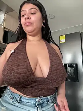 emilyjohanson online show from February 6, 2025, 1:54 pm