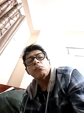 iamkahn 44 online show from December 16, 2025, 10:37 pm