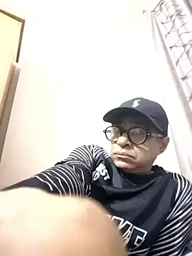 iamkahn 44 online show from January 13, 2026, 8:03 pm