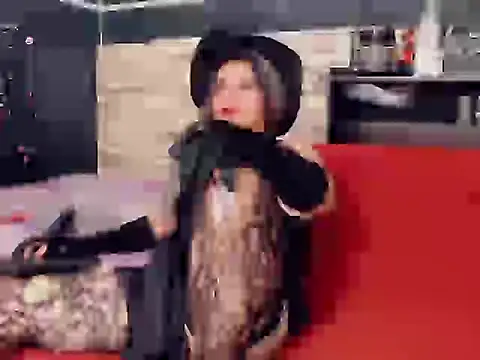 Snapshot of camyl93 chatting on February 26, 2025, 6:43 pm camyl93 online show from February 26, 2025, 6:43 pm