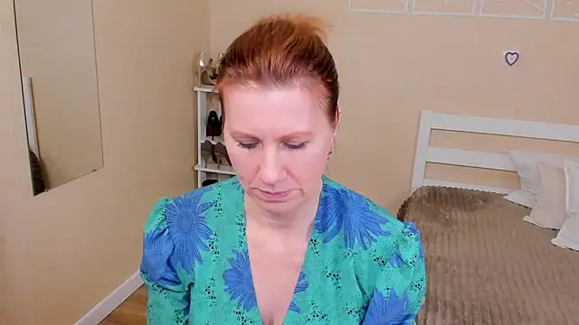 FoxySophia online show from March 3, 2025, 8:05 am