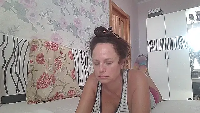 LindaStarS online show from September 11, 2025, 1:33 pm