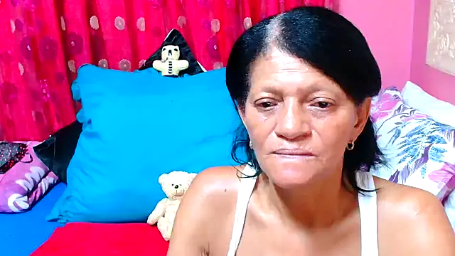 Snapshot of SLUTTYROXY chatting on January 27, 2025, 7:46 pm SLUTTYROXY online show from January 27, 2025, 7:46 pm
