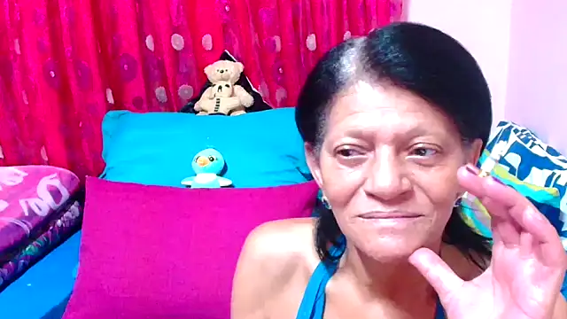 Snapshot of SLUTTYROXY chatting on October 13, 2025, 6:19 pm SLUTTYROXY online show from October 13, 2025, 6:19 pm