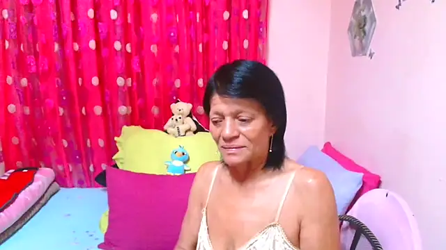 SLUTTYROXY online show from April 13, 2026, 6:02 pm