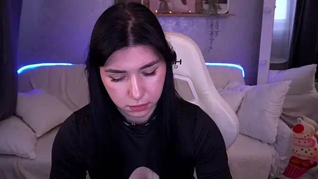 Snapshot of EmilyCandyy chatting on November 13, 2025, 7:18 am EmilyCandyy online show from November 13, 2025, 7:18 am