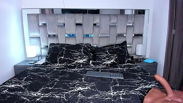 Cammiila online show from March 4, 2025, 3:48 pm