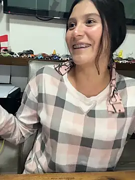 kinky milaxh online show from December 16, 2025, 11:32 pm