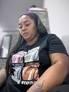 yanza2002 online show from February 26, 2025, 2:15 am