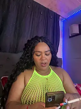 yanza2002 online show from March 28, 2026, 11:04 pm