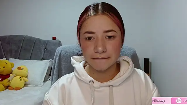 abril love2 online show from February 6, 2025, 4:36 pm